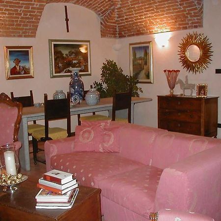 Torre Dei Frati Bed & Breakfast Fossano Bagian luar foto