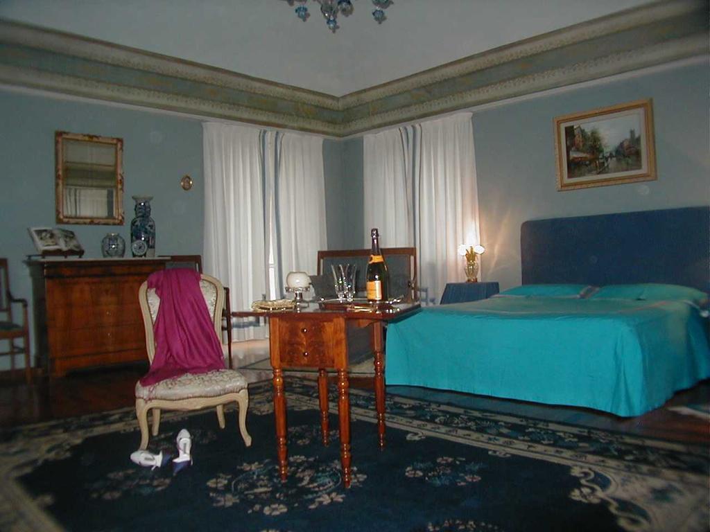 Torre Dei Frati Bed & Breakfast Fossano Ruang foto