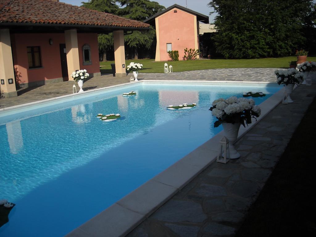 Torre Dei Frati Bed & Breakfast Fossano Bagian luar foto