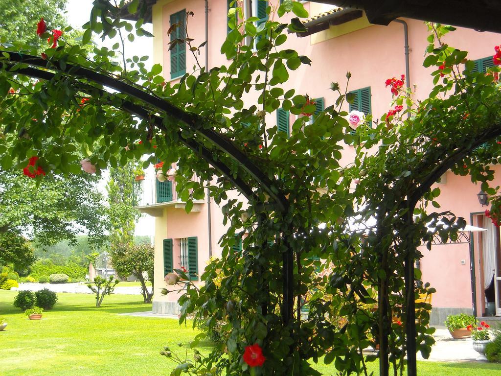 Torre Dei Frati Bed & Breakfast Fossano Bagian luar foto