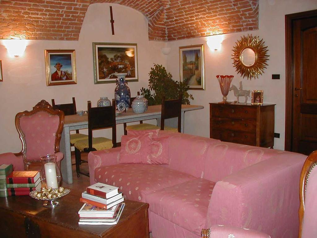 Torre Dei Frati Bed & Breakfast Fossano Bagian luar foto