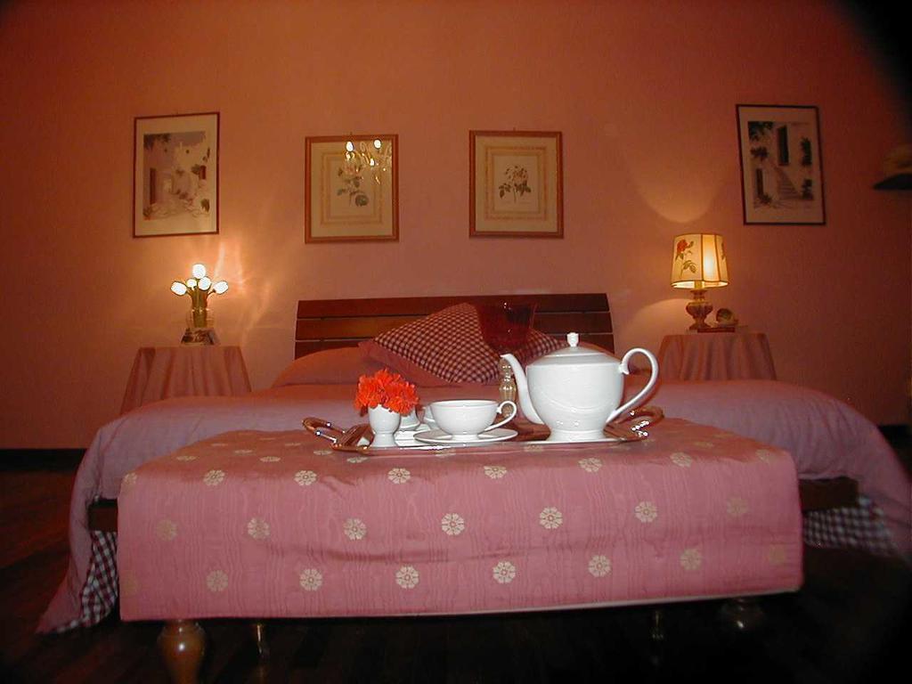 Torre Dei Frati Bed & Breakfast Fossano Ruang foto
